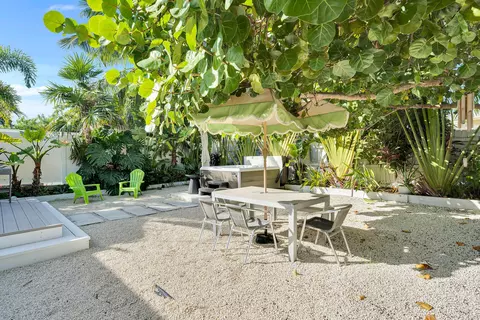 Exterior - 543 74th St, Marathon, FL 33050 photo 4 of 11