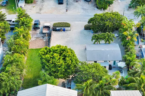 View/Area - 543 74th St, Marathon, FL 33050 photo 3 of 3