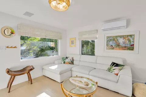 Living - 543 74th St, Marathon, FL 33050 photo 3 of 6