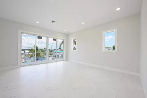 Living - 78 Avenue D, Key Largo, FL 33037 photo 1 of 2