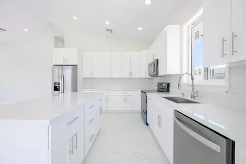 Kitchen - 78 Avenue D, Key Largo, FL 33037 photo 4 of 4