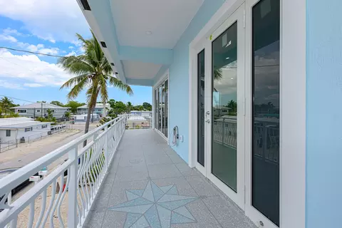 Exterior - 78 Avenue D, Key Largo, FL 33037 photo 5 of 7