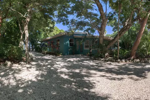 Exterior - 1545 52nd St, Marathon, FL 33050 photo 7 of 10