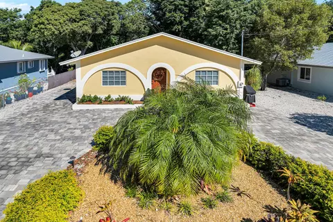 206 Dove Lake Dr, Tavernier, FL 33070