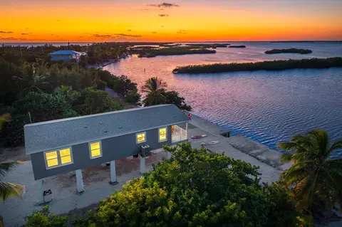 1370 Long Beach Dr, Big Pine Key, FL 33043