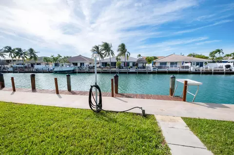 Exterior - 261 9th St #KEY colony, Key Colony Beach, FL 33051 photo 1 of 13