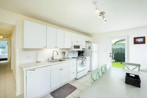 Kitchen - 261 9th St #KEY colony, Key Colony Beach, FL 33051 photo 1 of 1