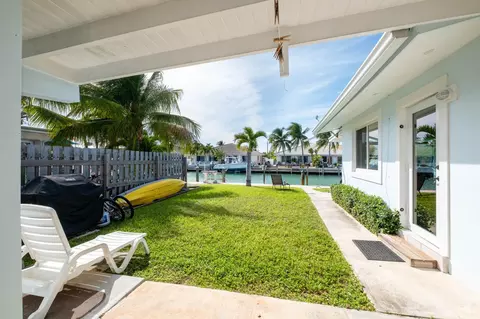 Exterior - 261 9th St #KEY colony, Key Colony Beach, FL 33051 photo 4 of 13