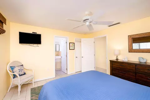 Bedroom - 261 9th St #KEY colony, Key Colony Beach, FL 33051 photo 1 of 5