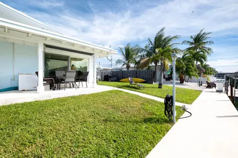 Exterior - 261 9th St #KEY colony, Key Colony Beach, FL 33051 photo 8 of 13