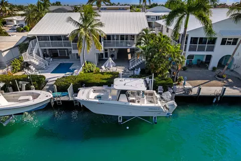 641 9th St #KEY colony, Key Colony Beach, FL 33051