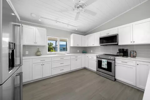 641 9th St #KEY colony, Key Colony Beach, FL 33051 photo 4