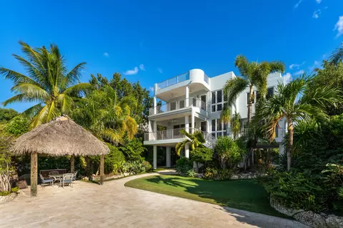 144 N Rolling Hill Rd, Tavernier, FL 33070