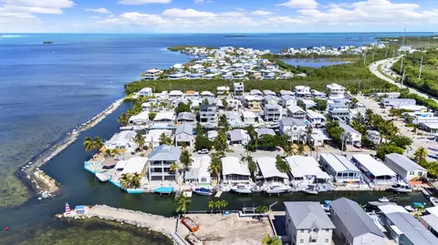 124 Valjean Ln, Tavernier, FL 33070