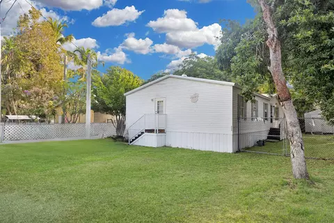 222 Cuba Rd, Tavernier, FL 33070