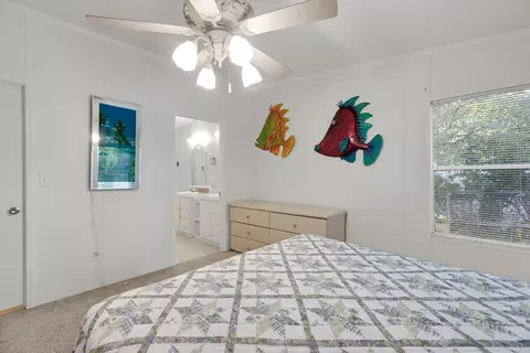 Bedroom - 222 Cuba Rd, Tavernier, FL 33070 photo 9 of 10
