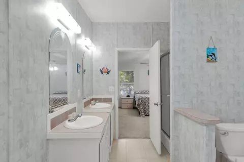 Bath - 222 Cuba Rd, Tavernier, FL 33070 photo 3 of 3