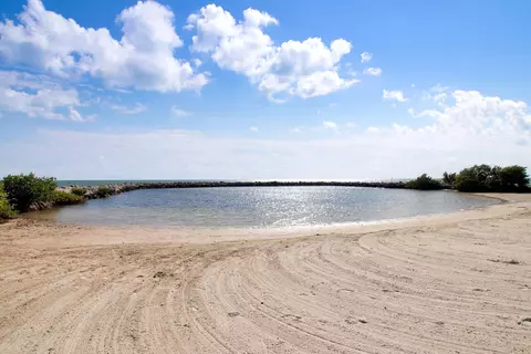 View/Area - 222 Cuba Rd, Tavernier, FL 33070 photo 2 of 3