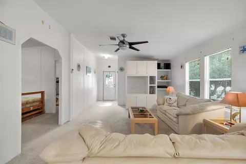 Living - 222 Cuba Rd, Tavernier, FL 33070 photo 3 of 6