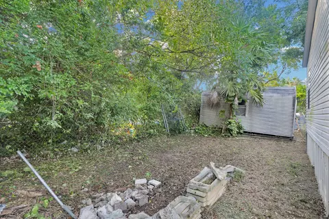 Exterior - 222 Cuba Rd, Tavernier, FL 33070 photo 6 of 7