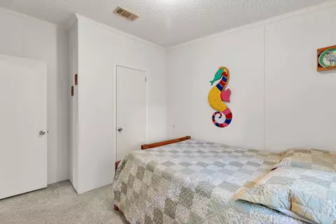 Bedroom - 222 Cuba Rd, Tavernier, FL 33070 photo 4 of 10