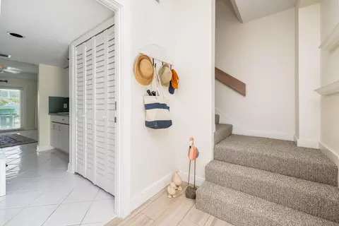 Entry Way - 112 Leoni Dr, Islamorada, FL 33036 photo 1 of 2