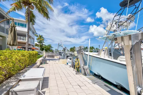 Exterior - 112 Leoni Dr, Islamorada, FL 33036 photo 23 of 25