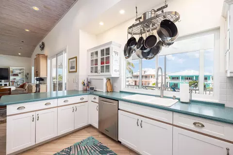 Kitchen - 112 Leoni Dr, Islamorada, FL 33036 photo 4 of 4