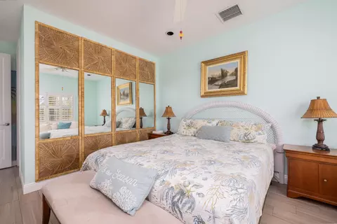 Bedroom - 112 Leoni Dr, Islamorada, FL 33036 photo 4 of 6