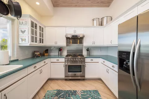 Kitchen - 112 Leoni Dr, Islamorada, FL 33036 photo 2 of 4