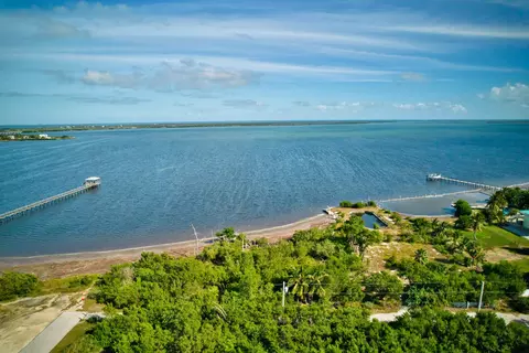 1261 Avenue A, Big Pine Key, FL 33043 photo 2