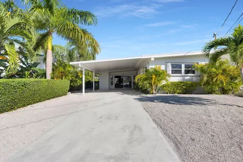 750 9th St #KEY colony, Key Colony Beach, FL 33051