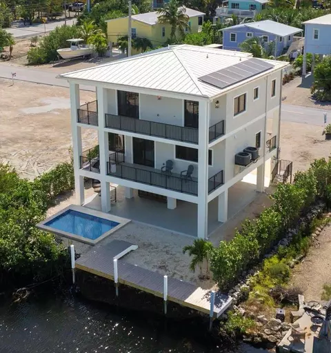 27433 Antigua Ln, Summerland Key, FL 33042