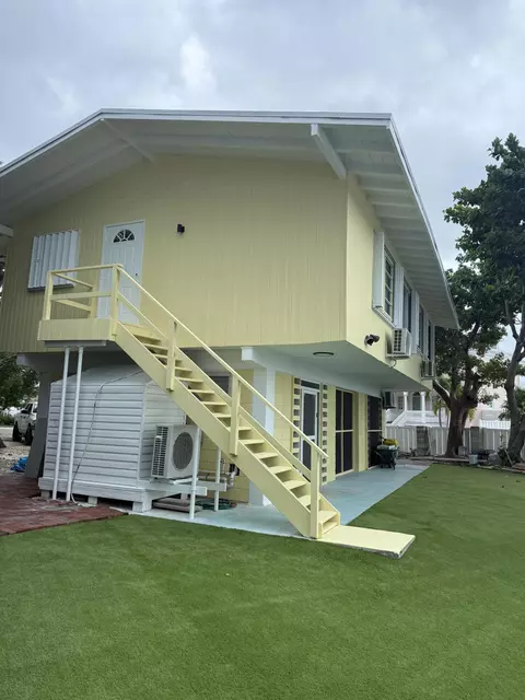 1126 Grand St, Key Largo, FL 33037