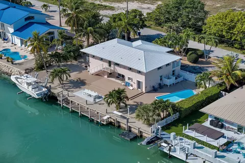 1850 Manor Ln, Marathon, FL 33050
