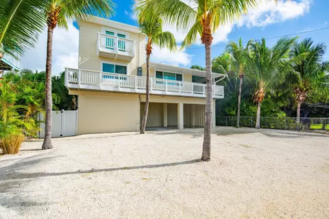 1185 Hakluyt Ln, Cudjoe Key, FL 33042