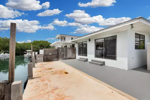 Exterior - 427 89th Street Ocean Street Ocean, Marathon, FL 33050 photo 6 of 7