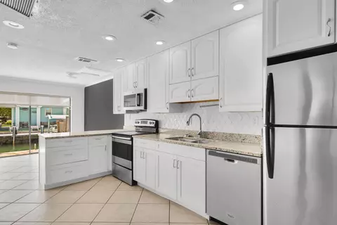 Kitchen - 427 89th Street Ocean Street Ocean, Marathon, FL 33050 photo 1 of 7
