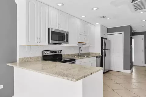 Kitchen - 427 89th Street Ocean Street Ocean, Marathon, FL 33050 photo 2 of 7
