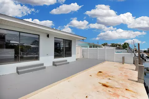 Exterior - 427 89th Street Ocean Street Ocean, Marathon, FL 33050 photo 5 of 7