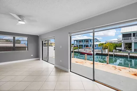 Living - 427 89th Street Ocean Street Ocean, Marathon, FL 33050 photo 6 of 7