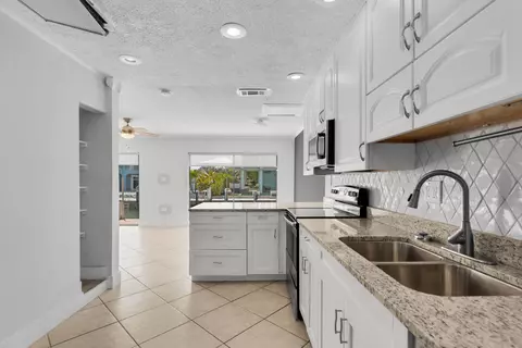 Kitchen - 427 89th Street Ocean Street Ocean, Marathon, FL 33050 photo 3 of 7