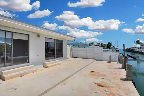 Exterior - 427 89th Street Ocean Street Ocean, Marathon, FL 33050 photo 3 of 7