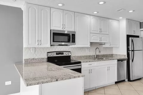 Kitchen - 427 89th Street Ocean Street Ocean, Marathon, FL 33050 photo 4 of 7