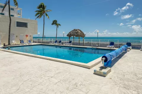 Exterior - 133 Coco Plum Dr #35, Marathon, FL 33050 photo 6 of 7
