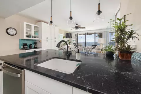 Kitchen - 133 Coco Plum Dr #35, Marathon, FL 33050 photo 2 of 3
