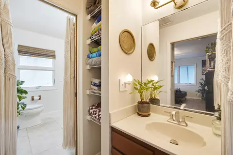 Bath - 16640 Cypress Rd, Sugarloaf Key, FL 33042 photo 6 of 6