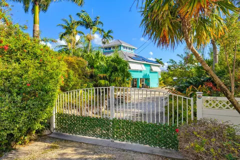 Exterior - 16640 Cypress Rd, Sugarloaf Key, FL 33042 photo 1 of 27