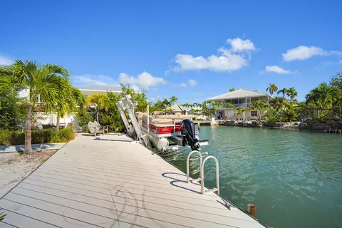 Exterior - 16640 Cypress Rd, Sugarloaf Key, FL 33042 photo 9 of 27