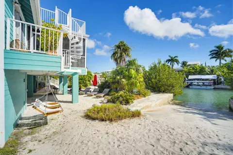 Exterior - 16640 Cypress Rd, Sugarloaf Key, FL 33042 photo 8 of 27